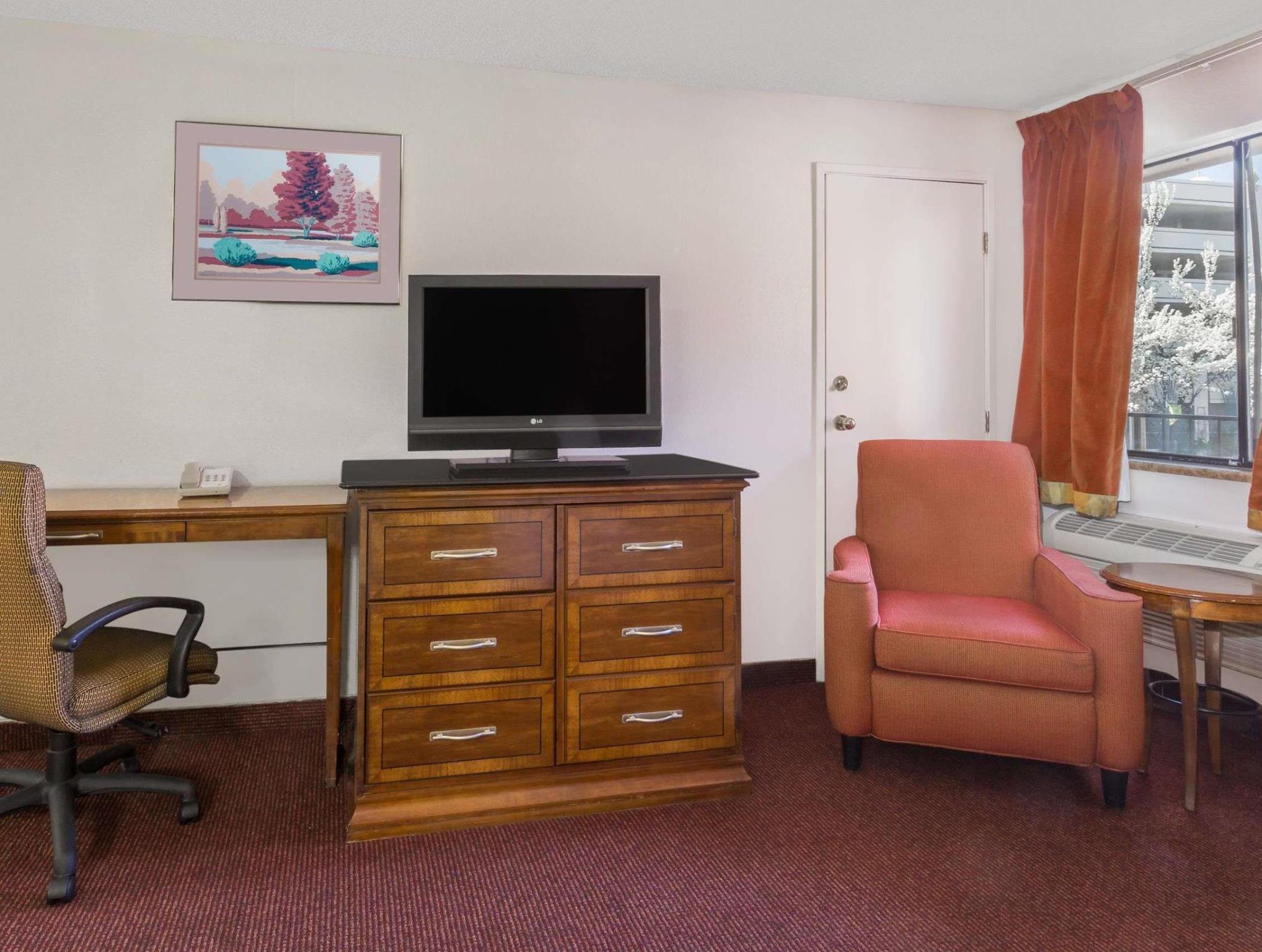 Travelodge By Wyndham Reno Exterior photo